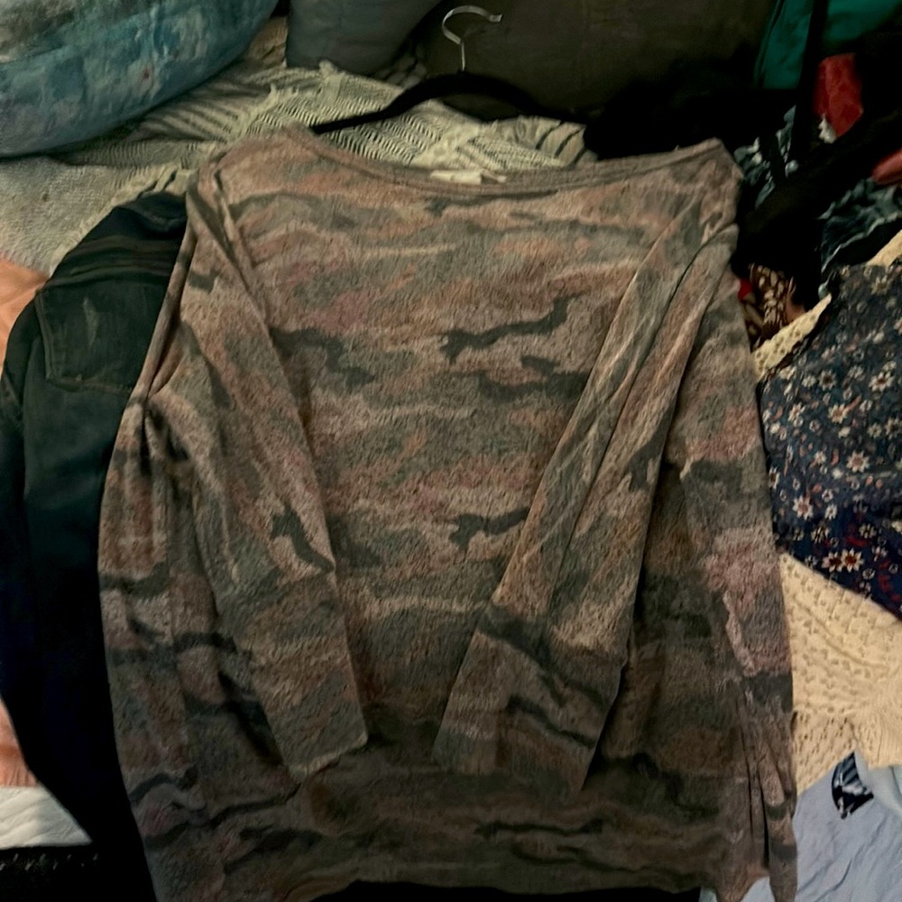 Super soft cute top it's brand new without the tags